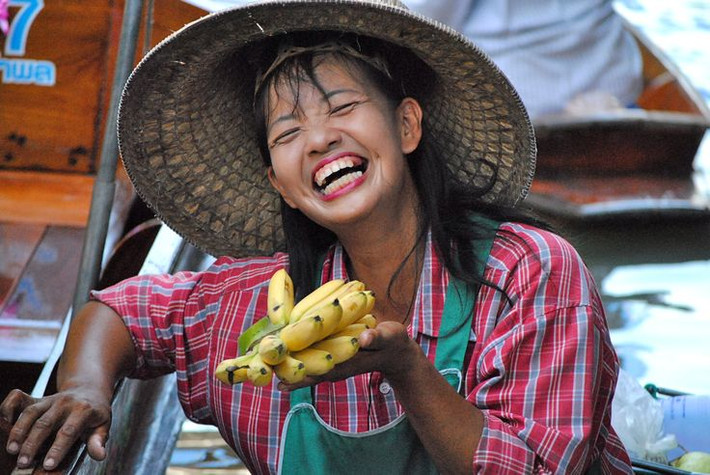 1. Xứ sở của nụ cười. Thái Lan được mệnh danh là "Xứ sở nụ cười" nhờ vào sự thân thiện và hiếu khách của người dân nơi đây. Ảnh: Pinterest.