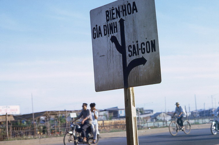 Xa lộ Biên Hòa.
