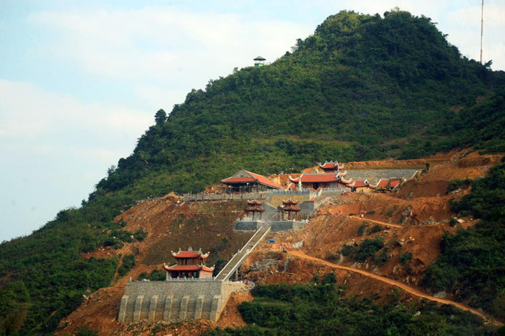 Sáng 15/12/2014, lễ cắt băng khánh thành Chùa Phật tích Trúc Lâm Bản Giốc đã diễn ra tại xã Đàm Thủy, Trùng Khánh, Cao Bằng. Đây là ngôi chùa lớn đầu tiên được xây dựng ở vùng biên giới phía Bắc Việt Nam.