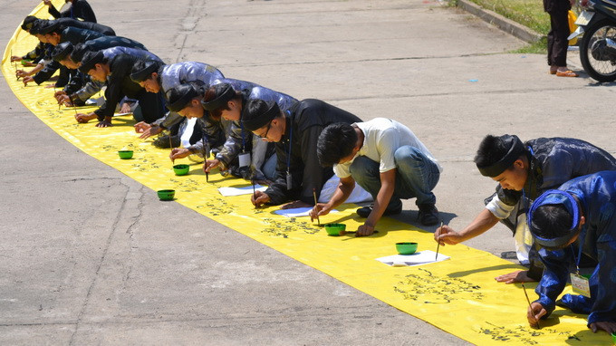 Vào tháng 5/2014, tại Trung tâm Văn hóa tỉnh Quảng Nam, bức thư pháp viết về cuộc đời Đức Phật Thích Ca Mâu Ni bằng truyện thơ dài nhất đã được 50 nhà thư pháp trẻ viết và họa bằng nghệ thuật thư pháp 100 bài truyện thơ nói về cuộc đời đức Phật Thích Ca Mâu Ni trên vải màu vàng, có kích thước chiều dài 100 m, chiều rộng 1m.