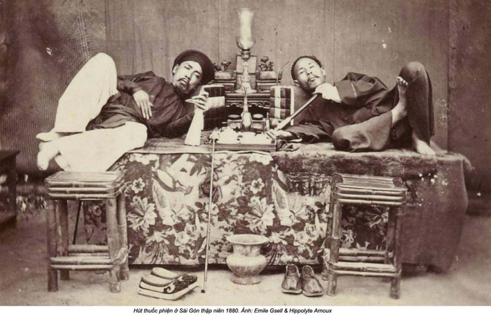 Năm 1881, Toàn quyền Pháp quyết định đặt nhà buôn thuốc phiện vào sự quản lý trực tiếp của chính quyền bảo hộ. Cuối năm 1881, Cơ quan thuế trực thu được thành lập để bảo đảm độc quyền khai thác rượu và thuốc phiện. Ảnh tư liệu.