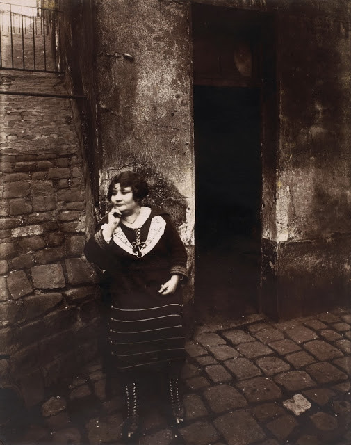 Một bức ảnh khác của cô Villette, 1921. Ảnh: Eugène Atget.