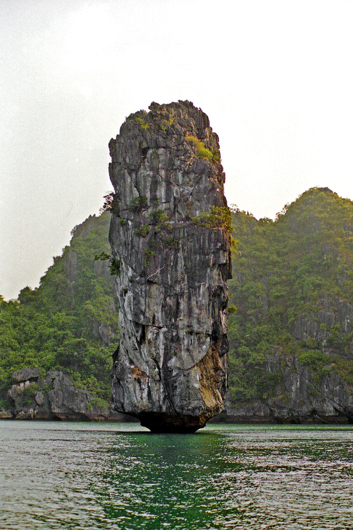 Hòn Bút.