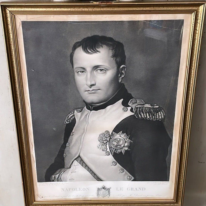 Sống sót sau hàng loạt vụ ám sát: Napoleon từng thoát chết trong nhiều âm mưu ám sát, bao gồm vụ nổ bom trên đường phố Paris vào năm 1800. Ảnh: Pinterest.