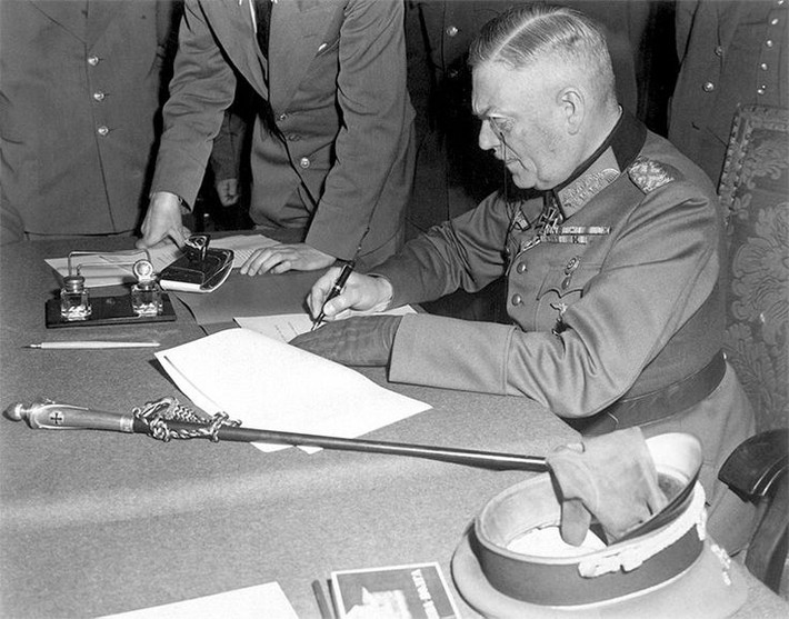 3. Wilhelm Keitel: Tổng Tham mưu trưởng của Bộ Tư lệnh Tối cao Đức (OKW), chịu trách nhiệm phối hợp các chiến dịch quân sự lớn của Đức, bị xét xử và hành quyết tại Tòa án Nuremberg sau chiến tranh. Ảnh: Pinterest.