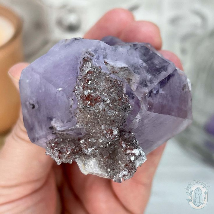 13. Bảo vệ con người khỏi năng lượng xấu. Trong nhiều nền văn hóa, thạch anh tím được tin là có khả năng bảo vệ người đeo khỏi ma quỷ, tà ác, và các năng lượng tiêu cực. Ảnh: Pinterest.