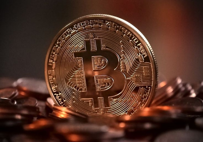 14. Chia nhỏ Bitcoin. Bitcoin có thể được chia nhỏ tới 8 chữ số thập phân. Đơn vị nhỏ nhất của Bitcoin được gọi là Satoshi (1 Bitcoin = 100 triệu Satoshi). Ảnh: Pinterest.
