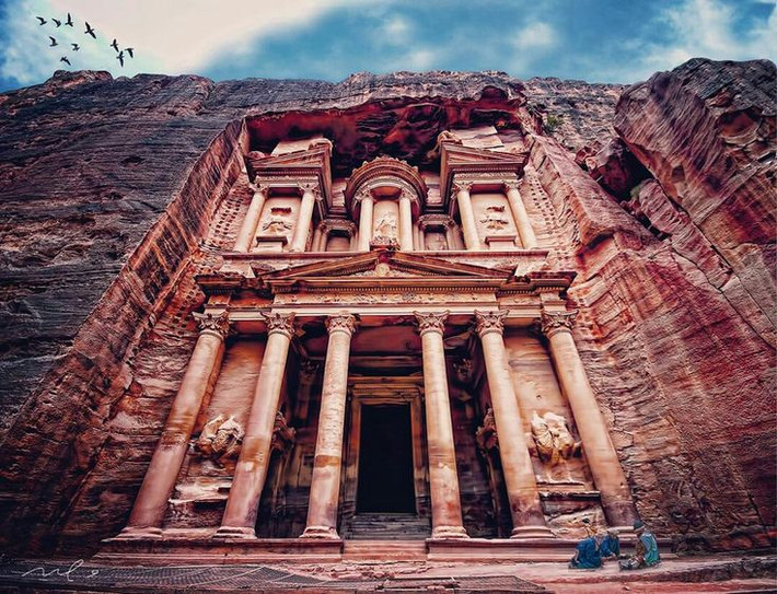 Nền văn minh Nabatean. Nổi tiếng với thành phố Petra được khắc vào núi đá và hệ thống dẫn nước tuyệt vời, người Nabatean hưng thịnh ở vùng Trung Đông vào thế kỷ thứ 4 TCN. Sự tan rã của họ vẫn chưa được hiểu rõ. Ảnh: Pinterest.
