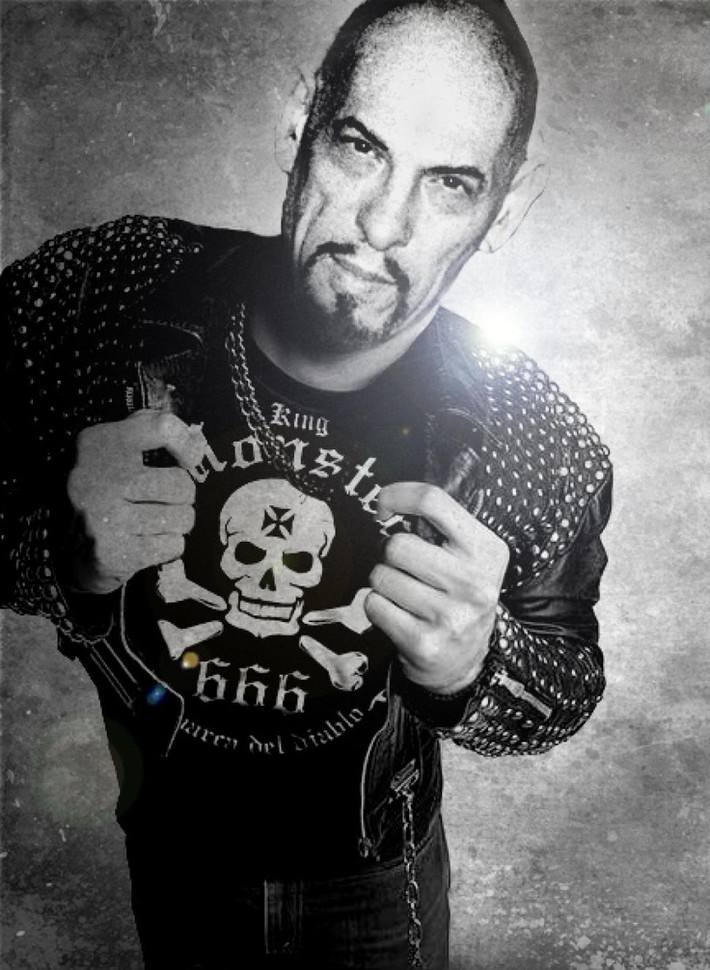 7. Satan giáo. Anton LaVey đã thành lập Satan giáo (LaVeyan Satanism) vào năm 1966. Trong đức tin này, Satan không phải là một thực thể hay thần thánh, mà là biểu tượng của các giá trị cá nhân và tự do. Ảnh: Pinterest.