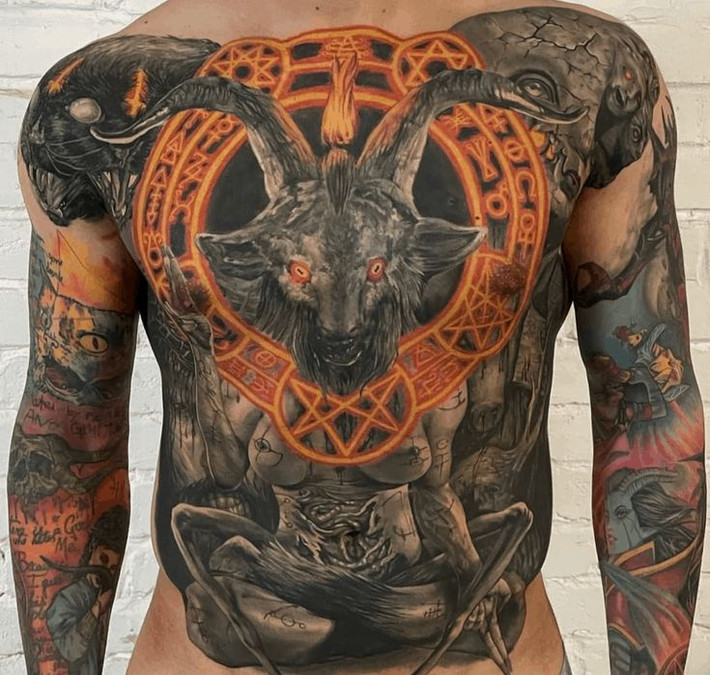 8. Hình tượng Satan trong nghệ thuật và truyền thông. Hình ảnh Satan “cổ điển” thường xuất hiện với sừng, đuôi nhọn và cánh dơi. Trong các câu chuyện và phim truyền hình hiện đại, hình ảnh Satan đã trở nên đa dạng hơn, thậm chí được nhân cách hóa như một nhân vật hài hước. Ảnh: Pinterest.