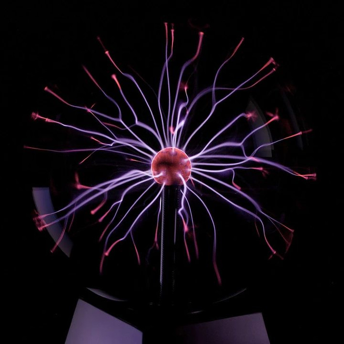 14. Vai trò trong phản ứng nhiệt hạch. Plasma là môi trường cần thiết cho phản ứng nhiệt hạch - phản ứng tạo ra năng lượng từ việc hợp nhất các hạt nhân nguyên tử, như trong Mặt trời. Ảnh: Pinterest.