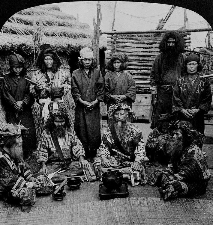 10. Chế độ ăn uống phong phú. Người Ainu có một chế độ ăn uống đặc biệt với những món ăn độc đáo, chủ yếu là cá hồi, hươu, thỏ, các loại rau và quả mọng. Họ cũng rất giỏi chế biến thức ăn từ thực vật và động vật trong thiên nhiên. Ảnh: Pinterest.