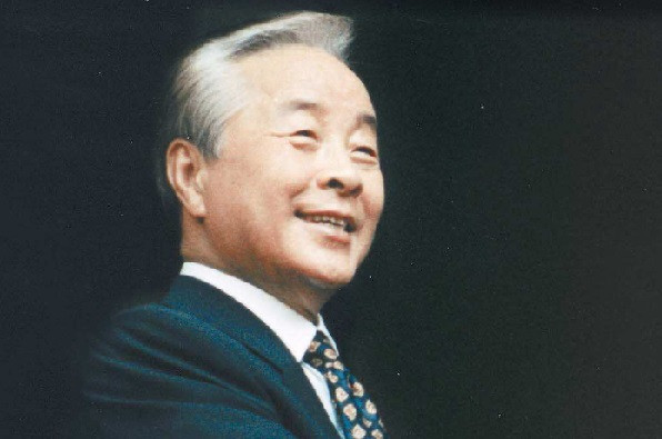 5. Kim Young-sam (1993–1998). Dưới thời Kim Young-sam, Hàn Quốc đối mặt với cuộc khủng hoảng tài chính nghiêm trọng, dẫn đến việc nước này phải vay gói cứu trợ từ IMF. Chính quyền của ông bị chỉ trích vì quản lý kinh tế yếu kém và không kiểm soát được các tập đoàn lớn. Ảnh: The Guardian.
