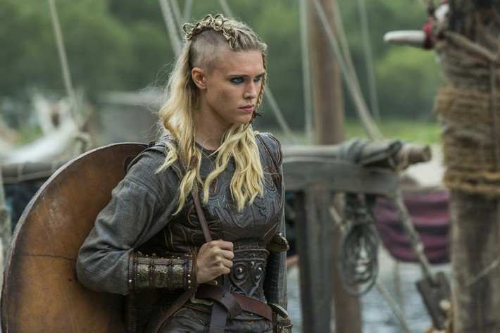 7. Vai trò mạnh mẽ của phụ nữ Viking. Phụ nữ Viking có quyền lợi đáng kể trong xã hội. Họ có thể sở hữu đất đai, ly hôn và tham gia điều hành kinh doanh. Một số thậm chí trở thành chiến binh. Ảnh: Pinterest.