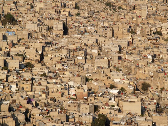 Con đường tơ lụa: Damascus nằm trên một trong các tuyến đường thương mại quan trọng của Con đường tơ lụa, nối liền phương Đông và phương Tây, mang lại sự giàu có và văn hóa đa dạng cho thành phố. Ảnh: Pinterest.