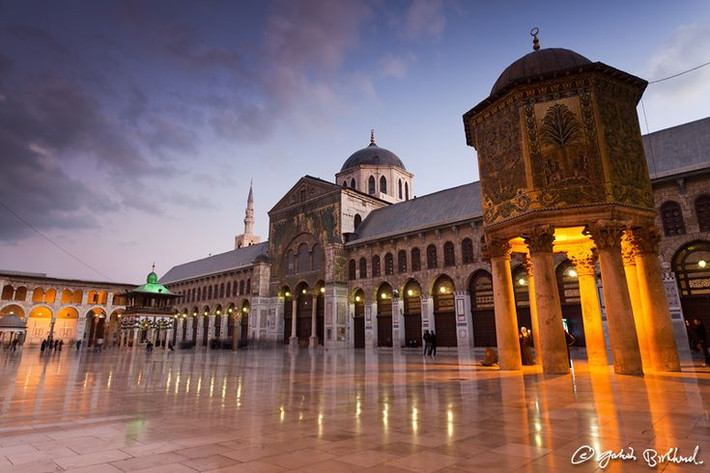 Kiến trúc Hồi giáo: Một trong những di tích nổi bật của Damascus là thánh đường Umayyad (Cung điện Umayyad), được xây dựng dưới triều đại của Đế chế Umayyad vào thế kỷ 8, là một trong những công trình kiến trúc Hồi giáo đẹp nhất. Ảnh: Pinterest.