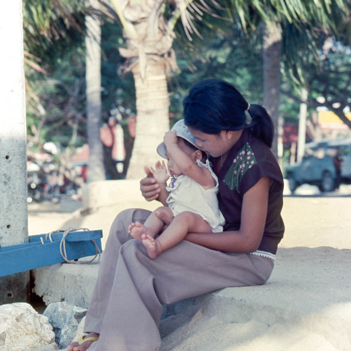 Hai mẹ con ở Pattaya.