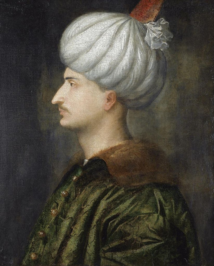 Từ lúc còn trẻ, Suleiman đã bắt đầu vai trò lãnh đạo của mình khi cai trị phía tây Thổ Nhĩ Kỳ. Sau khi cha ông qua đời năm 1520, ông trở thành vị Sultan thứ X – cũng là vị Sultan trị vì lâu nhất của đế chế Ottoman.