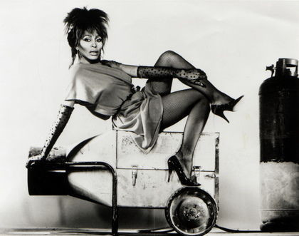 27. Khi đã quá tuổi tứ tuần, ca sĩ huyền thoại người Mỹ Tina Turner (1939) vẫn được bình chọn là người có đôi chân đẹp nhất thế giới.