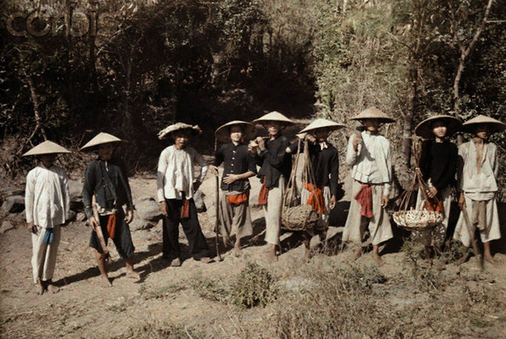 Những người cửu vạn An Nam.
