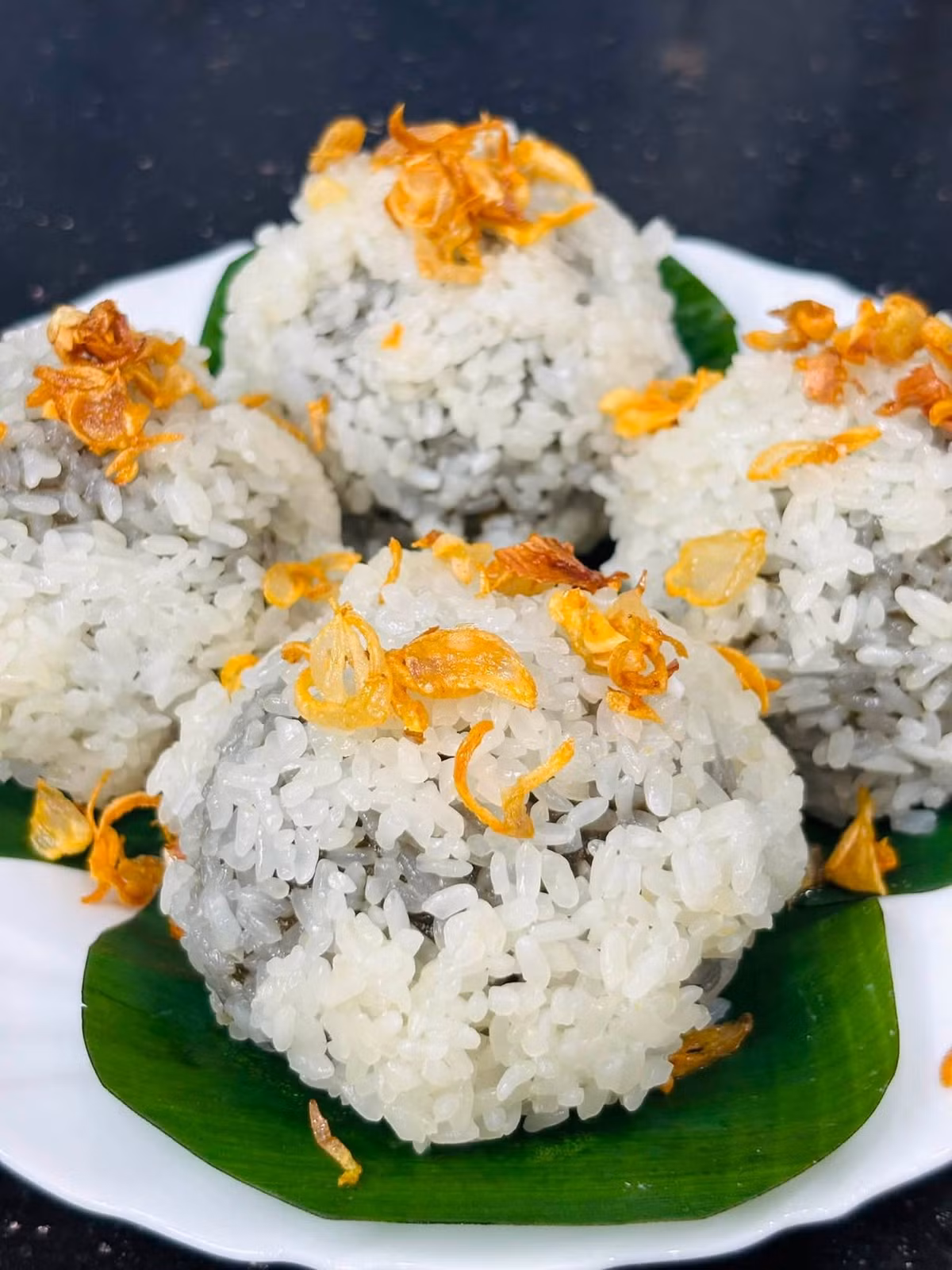 Gallery - Loại rau dại mọc đầy ruộng, thơm phức, giàu vitamin, làm bánh cực ngon - image 1