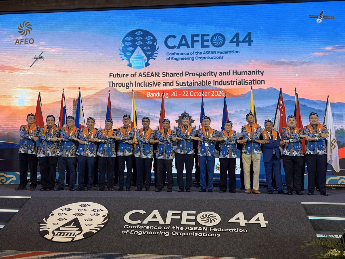 Lãnh đạo các tổ chức thành viên AFEO thực hiện nghi lễ bắt tay ASEAN.