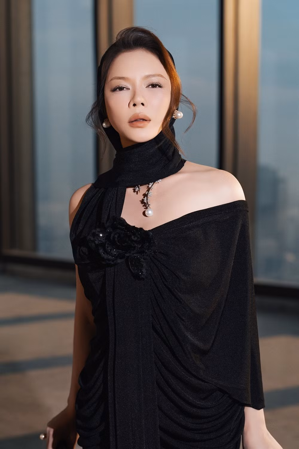 Được ngưỡng mộ bởi phong cách sang trọng và tinh tế, Lý Nhã Kỳ một lần nữa khẳng định đẳng cấp thời trang.