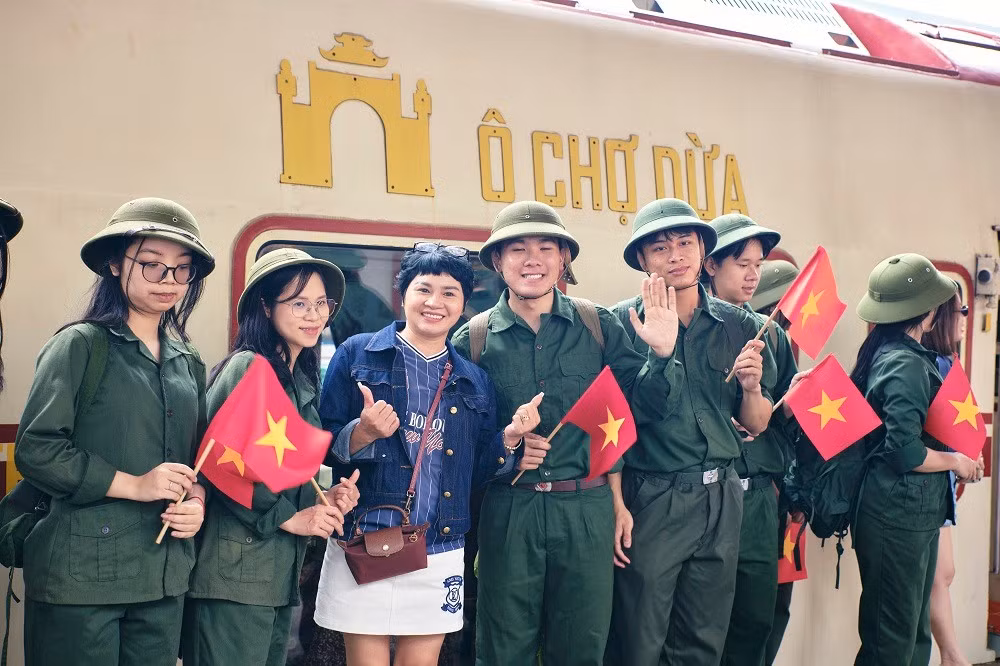 Đồng thời, hành trình cũng là nỗ lực làm mới du lịch văn hóa Hà Nội - biến những giá trị truyền thống trở nên sống động, gần gũi hơn với công chúng hôm nay, đặc biệt là thế hệ trẻ.