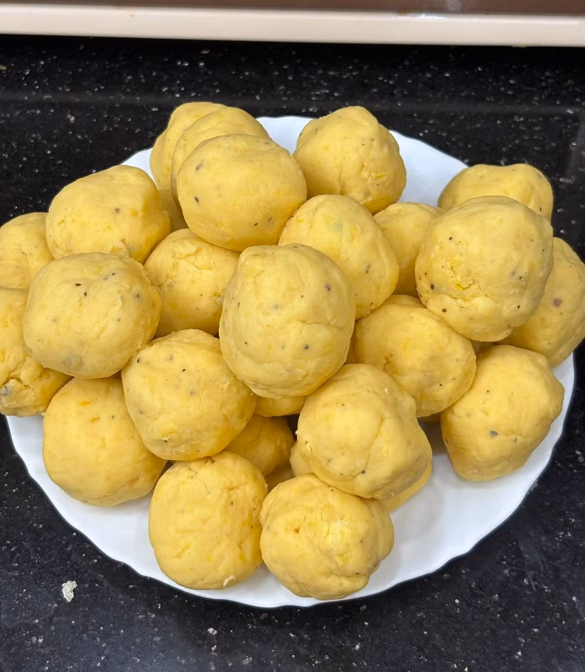 Gallery - Loại rau dại mọc đầy ruộng, thơm phức, giàu vitamin, làm bánh cực ngon - image 6
