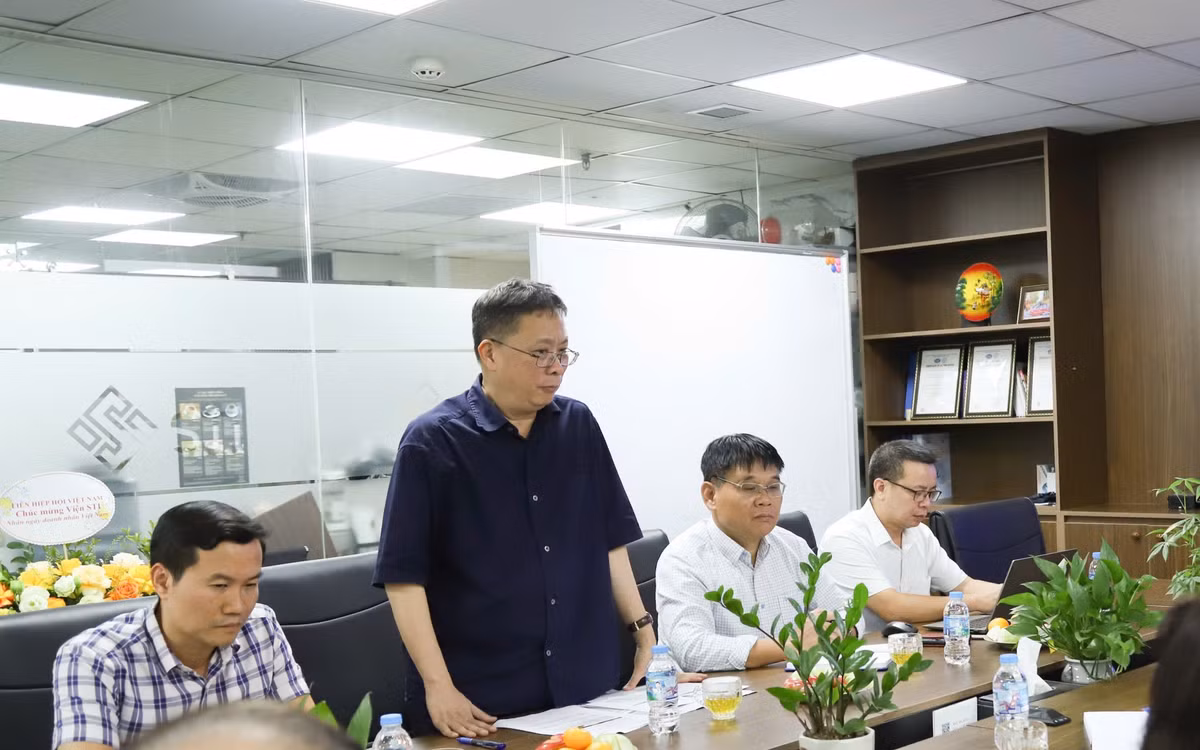GS.VS. Châu Văn Minh, Chủ tịch Liên hiệp các Hội Khoa học và Kỹ thuật Việt Nam phát biểu tại buổi làm việc