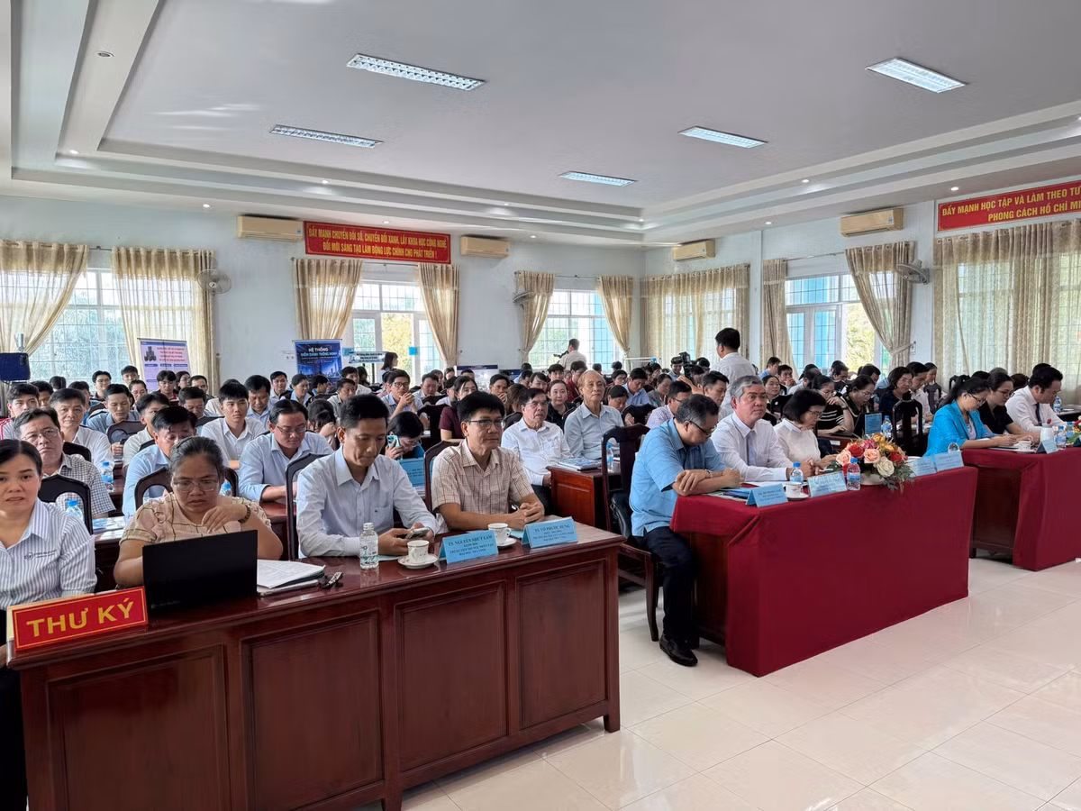 Các đại biểu tham dự hội thảo