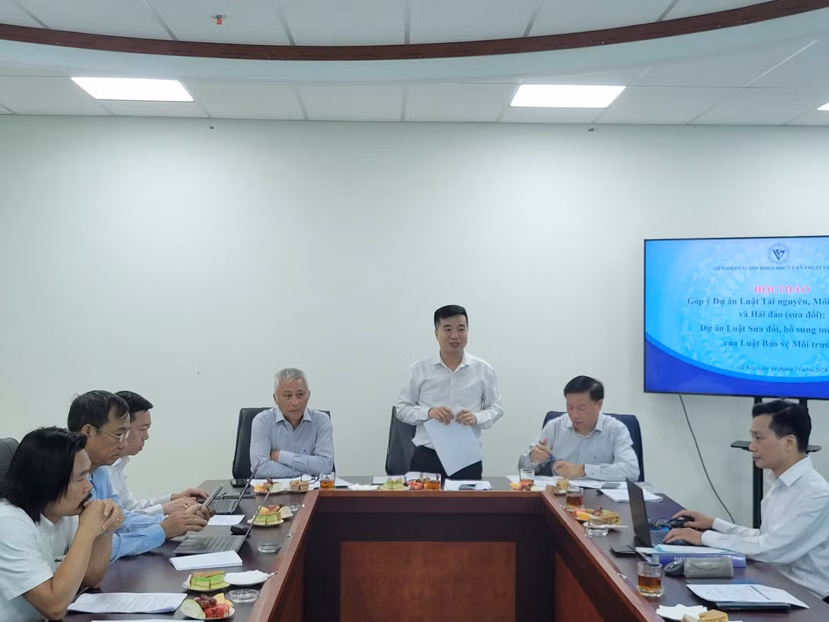 Tổng Thư ký VUSTA Nguyễn Quyết Chiến phát biểu định hướng hội thảo