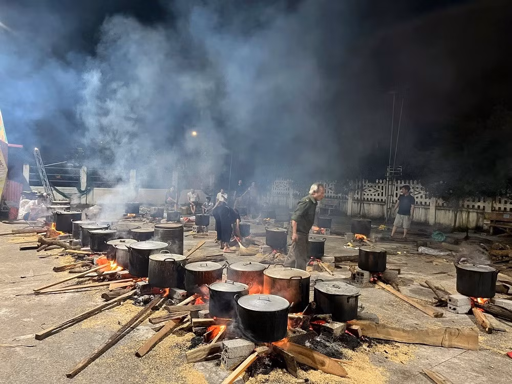 Gallery - Thôn Xuân Lai gói gần 2.000 bánh chưng cho trẻ vui Trung thu - image 8