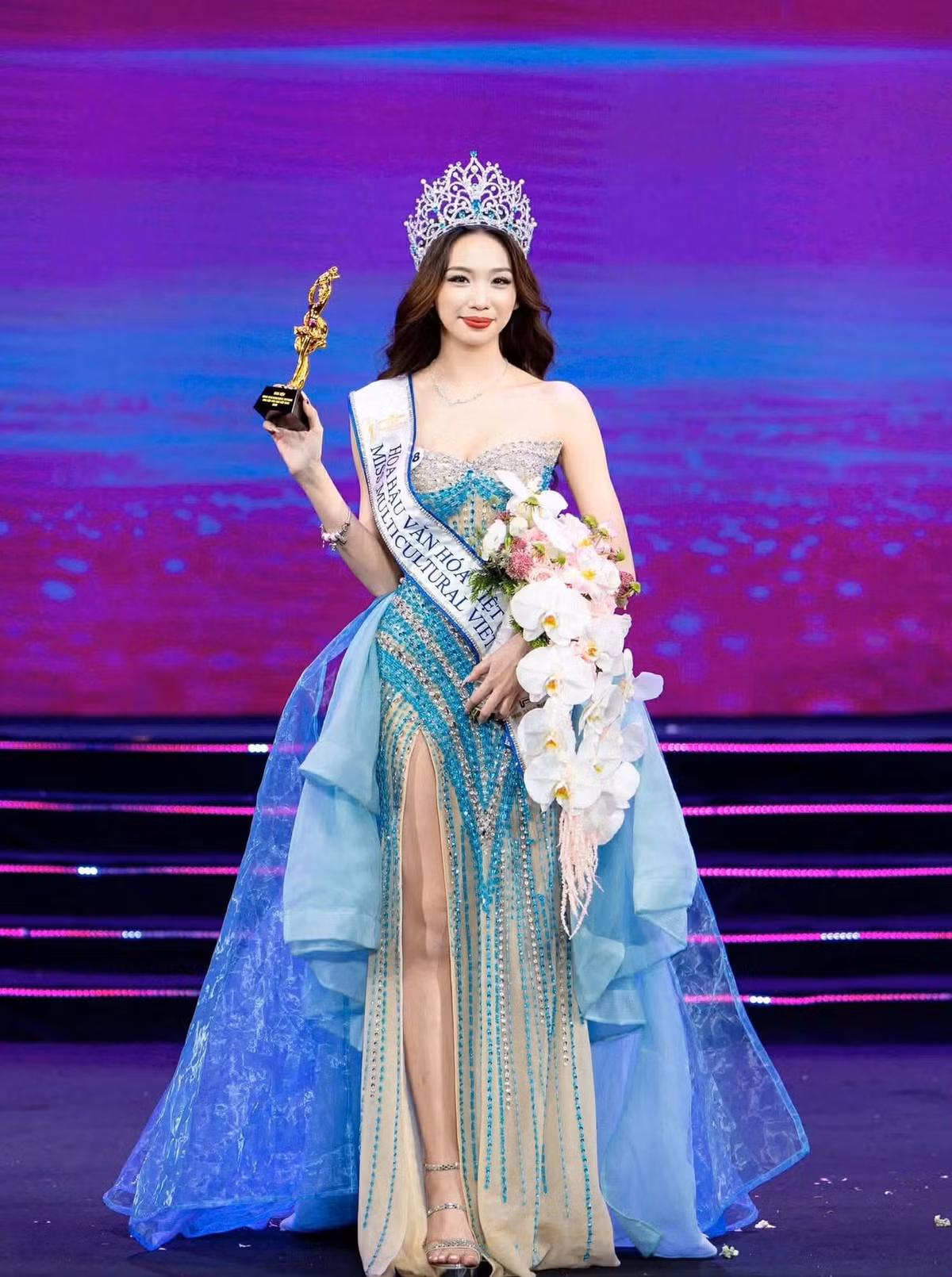hoa-hau-ha-linh-4.jpg
