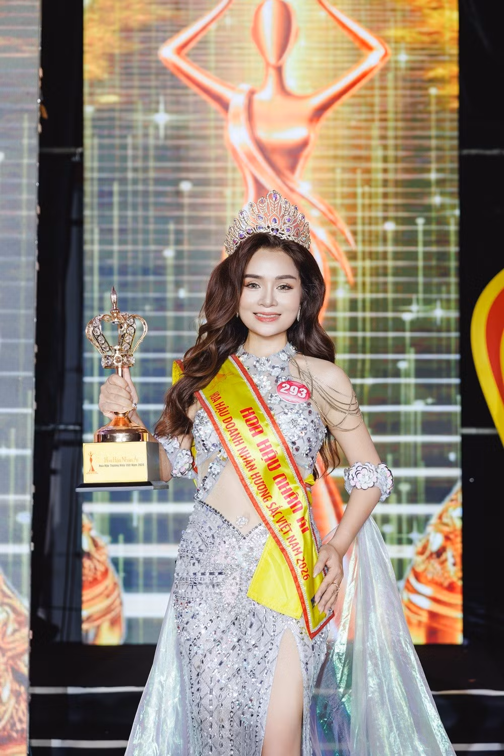 Gallery - Tài sắc Hoa hậu Nhân ái Hoàng Thị Thanh Tuyền - image 6