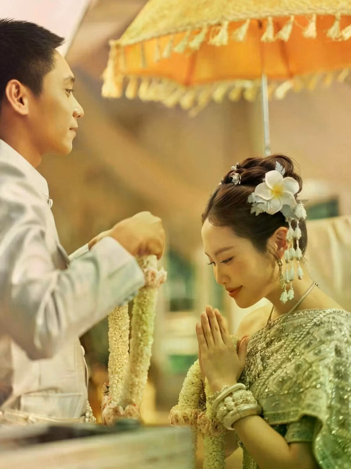 Diễn xuất của Bảo Định và Phương Mỹ Chi thu hút người xem. Thiên đường với người thương hiện gây sốt trên nhiều nền tảng mạng xã hội và chiếm lĩnh vị trí thứ 2 top thịnh hành.