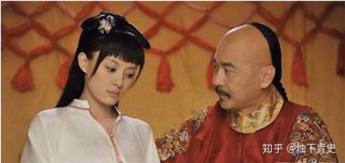 Hoàng đế Khang Hi kết hôn khi mới 14 tuổi.