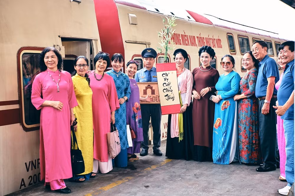 “Chuyến tàu đoàn viên: Chạm vào ký ức, viết tiếp tự hào” không chỉ mang tính giải trí, mà còn góp phần kết nối các thế hệ, giúp mỗi hành khách hiểu hơn về giá trị của hòa bình, của sự đoàn viên và thống nhất.