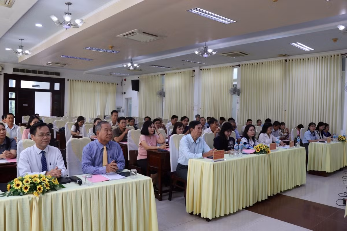 Cộng đồng doanh nghiệp và hộ kinh doanh tham gia tập huấn