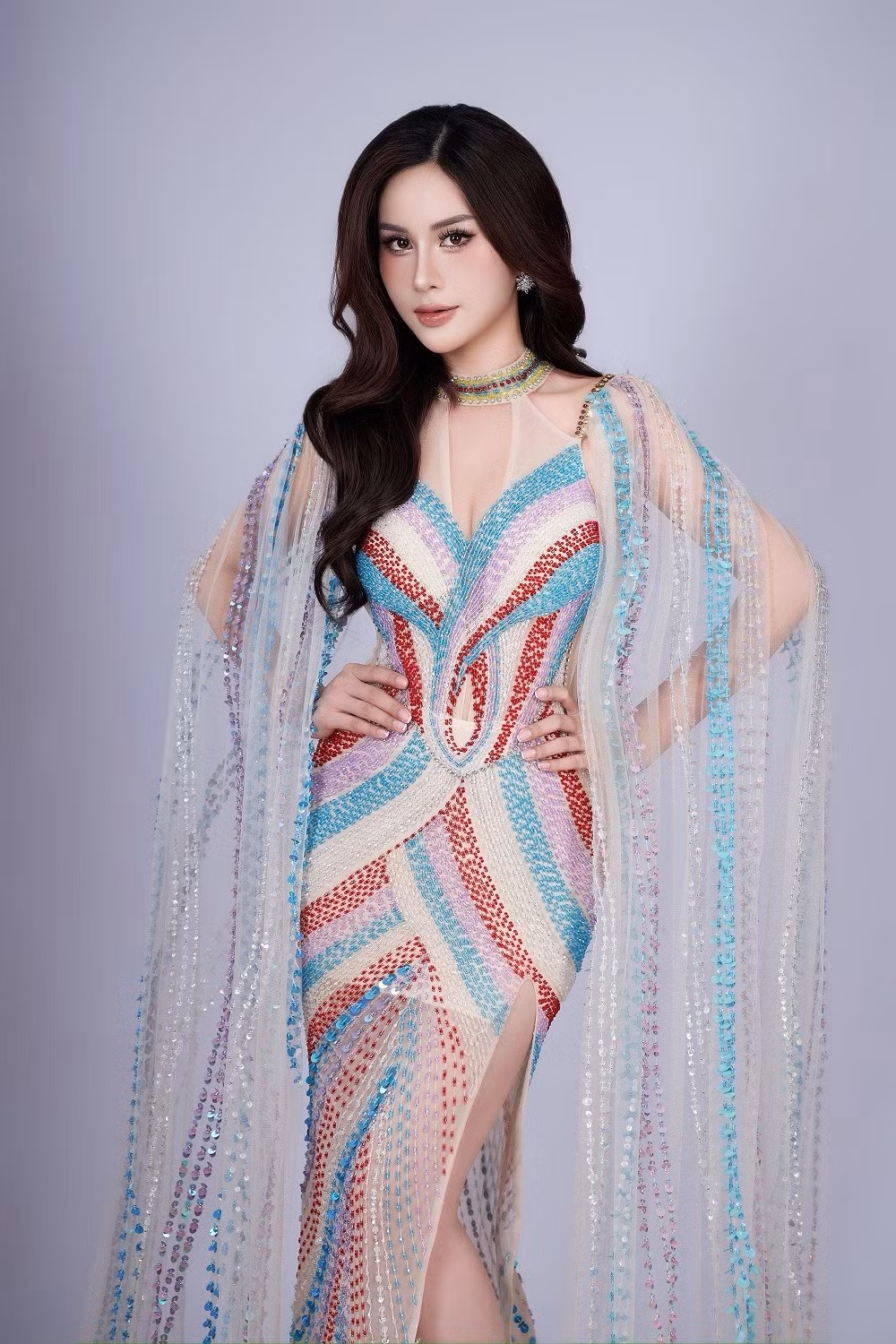 Người được Tommy Nguyễn “chọn mặt gửi vàng” để truyền tải tinh thần BST là Lê Tuyền - Người đẹp Hình thể của Hoa hậu Việt Nam Thời đại 2024. Hiện cô là sinh viên năm hai chuyên ngành Quản trị Khách sạn – Nhà hàng tại Trường Cao đẳng FPT Polytechnic TP HCM.