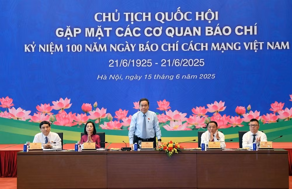Bộ trưởng Nguyễn Văn Hùng tham dự buổi gặp mặt của Chủ tịch Quốc hội Trần Thanh Mẫn với các cơ quan báo chí nhân kỷ niệm 100 năm Ngày Báo chí Cách mạng Việt Nam. Ảnh: DUY NINH