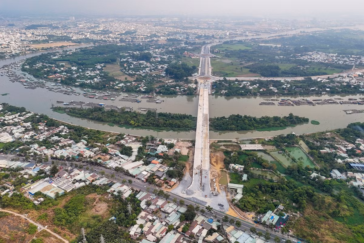 Dự án xây dựng đường trục trung tâm TP Biên Hòa, đoạn từ đường Võ Thị Sáu đến đường Đặng Văn Trơn (bao gồm cầu Thống Nhất và các tuyến kết nối hai đầu cầu), có tổng mức đầu tư hơn 1.500 tỷ đồng.