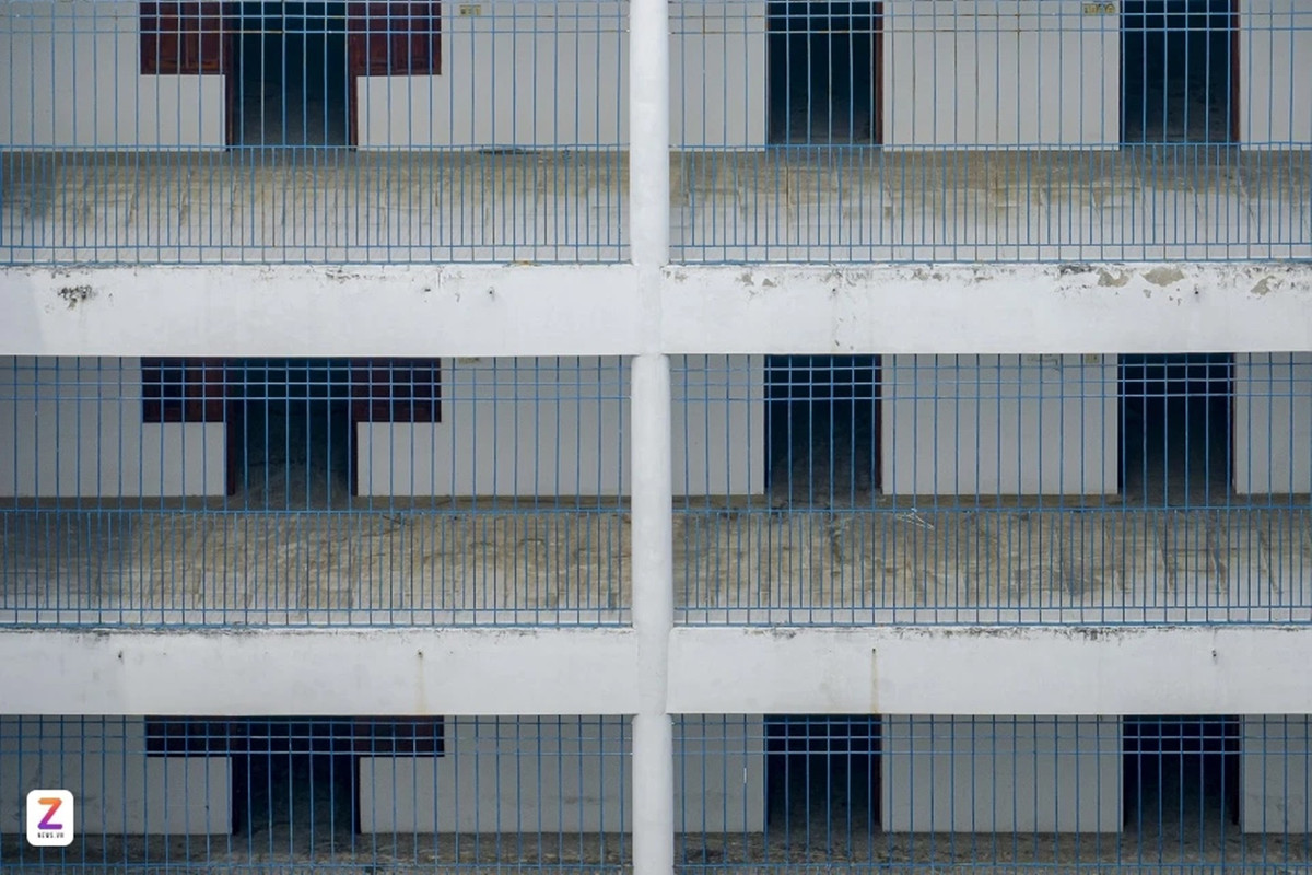 Cảnh hoang vắng, lạnh lẽo bên trong bệnh viện. (Ảnh: Zing).