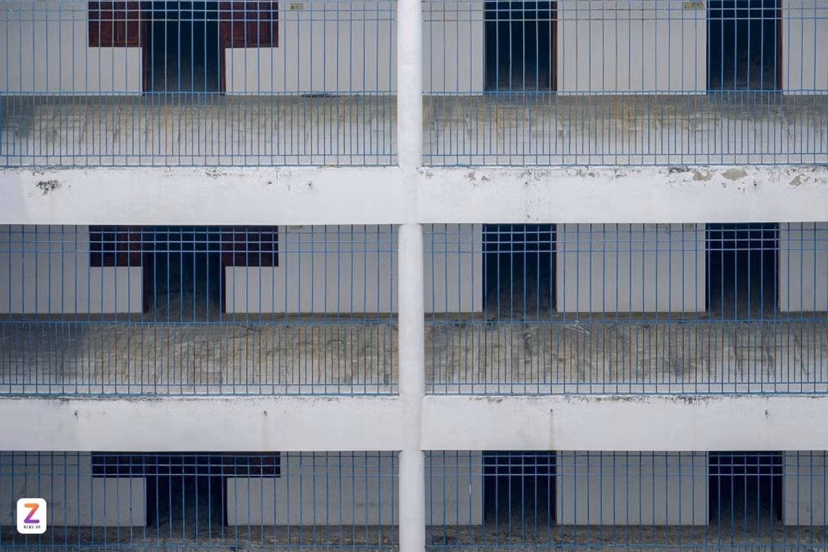 Cảnh hoang vắng, lạnh lẽo bên trong bệnh viện. (Ảnh: Zing).