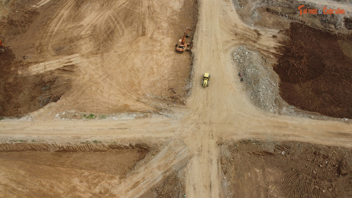 Các hạng mục chính phục vụ trực tiếp cho công tác thoát nước đang được đơn vị thi công tập trung triển khai, từng bước hình thành lòng hồ theo thiết kế.