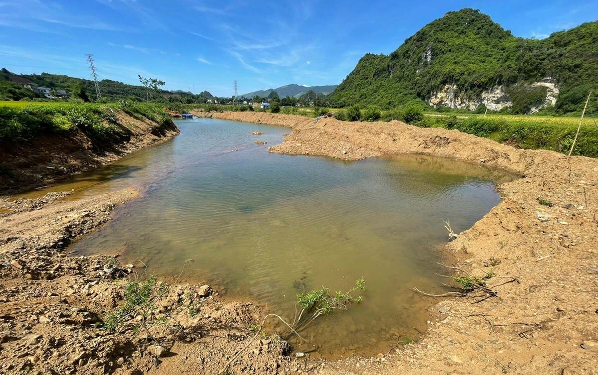 View - Cận cảnh dự án nạo vét suối tiền tỷ dừng thi công | Báo Tri thức và Cuộc sống - TIN TỨC PHỔ BIẾN KIẾN THỨC 24H