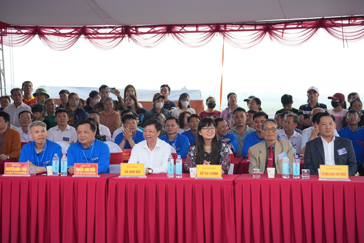 Dự buổi lễ còn có Lãnh đạo một số Sở ngành của tỉnh và các xã trong tỉnh...