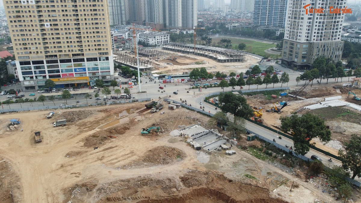 Dự án xây dựng hồ đầu mối Mễ Trì nằm hai bên đường Trung Văn, tiếp giáp phố Tố Hữu (Hà Nội).