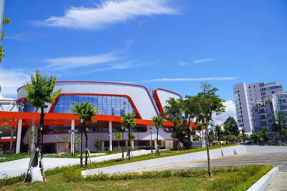 Dự án do Ban Quản lý dự án phát triển tỉnh Khánh Hòa làm chủ đầu tư, với vốn đầu tư hơn 544 tỷ đồng. Cuối năm 2023, dự án được khởi công và sau 18 tháng thi công, ngày 1/6/2025 tới đây dự án sẽ được đưa vào hoạt động. (Ảnh: KT&amp;ĐT).