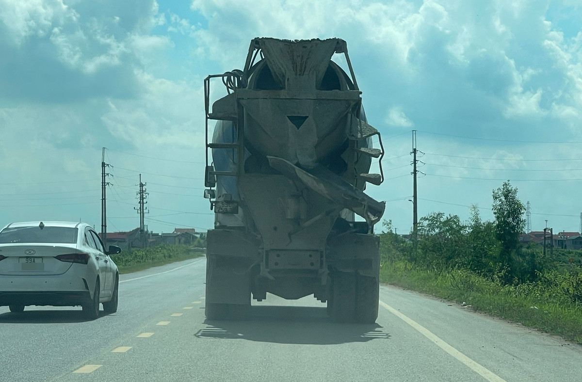 View - Cận cảnh trạm trộn bê tông 'núp' trong lò gạch ở Bắc Ninh | Báo Tri thức và Cuộc sống - TIN TỨC PHỔ BIẾN KIẾN THỨC 24H